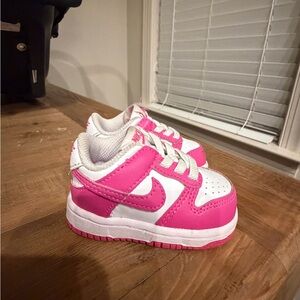 Nike Kids Sneakers in Pink and White